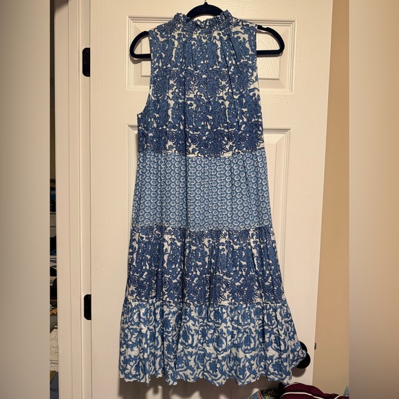 Chelsea & Theodore Blue and White Floral Dress XL - Picture 4 of 4